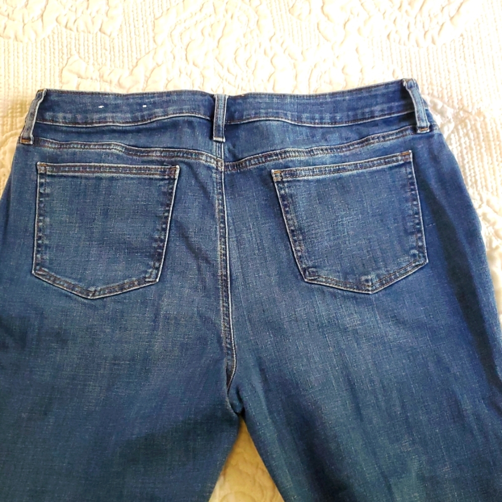 Chico's So Slimming Girlfriend Flare Blue Jeans Size 12 (Chico's 2) - Picture 3 of 5